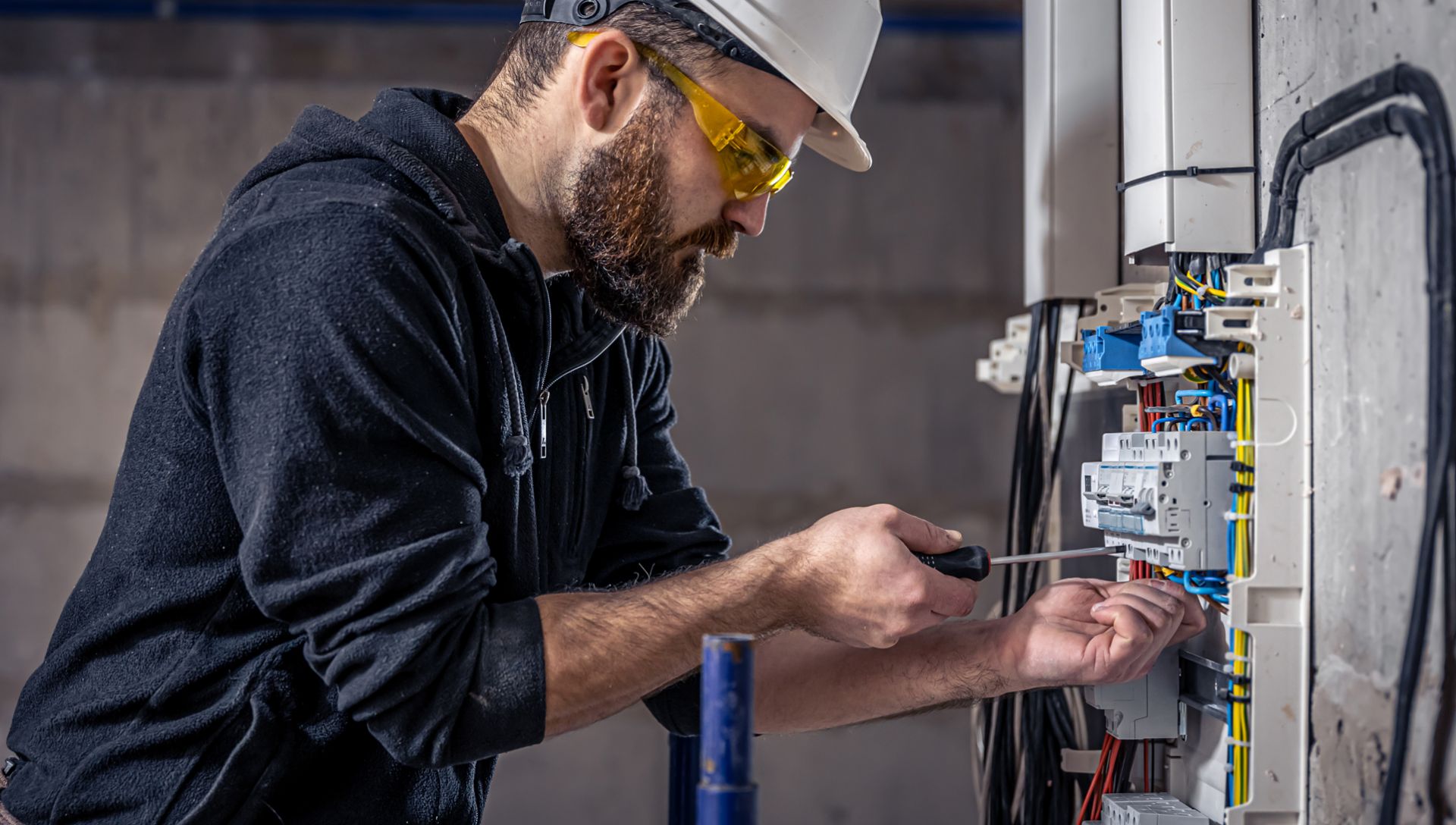 DAHIGO Systems - Unsere Leistungen Elektro Systeme