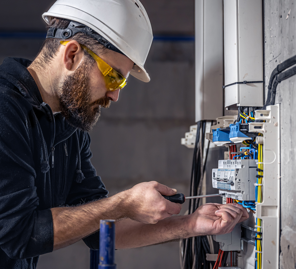 DAHIGO Systems - Ihr Sytemhaus aus NRW - Von Computer-Hardware bis Managed Services - Elektro-Systeme